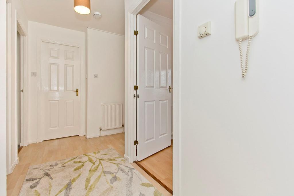 Riggs Road, Perth, PH1 2 bed flat for sale £124,950