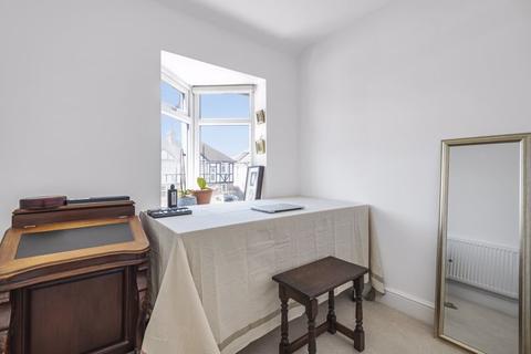 36 Cardinal Avenue, Kingston Upon Thames, KT2 5SB