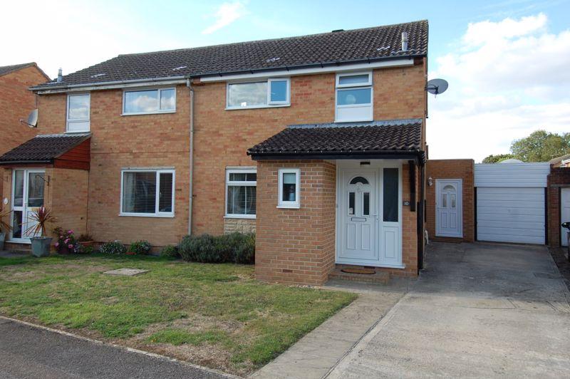 Cherry Close KIDLINGTON 3 bed semidetached house £450,000