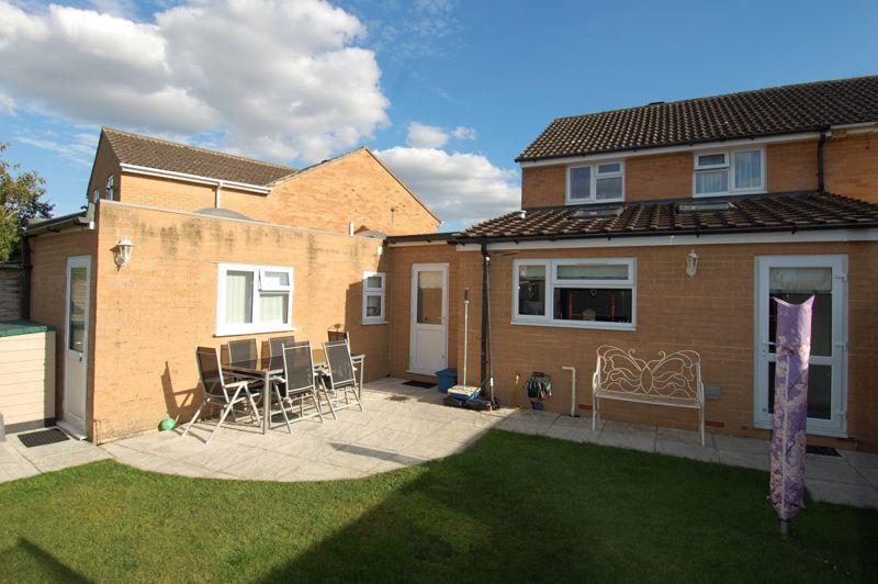 Cherry Close KIDLINGTON 3 bed semidetached house £450,000