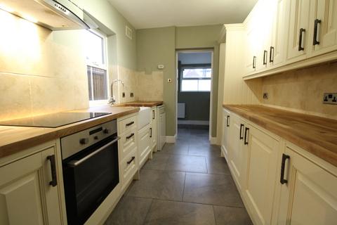 2 bedroom end of terrace house to rent, Coronation Lane, Swadlincote