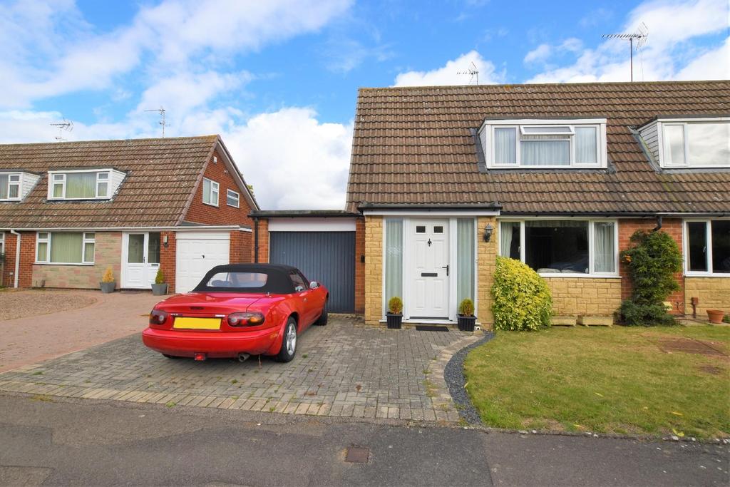 Greatfield Lane, Up Hatherley, Cheltenham, GL51 3QQ 3 bed semidetached