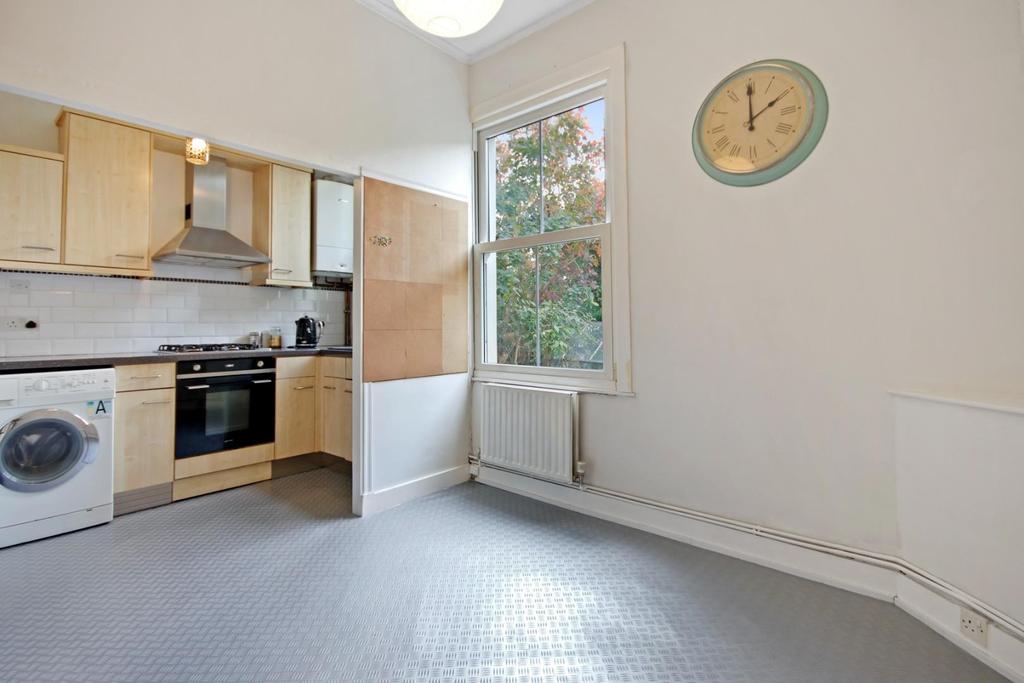 AMPROPWRLDPGN - 9 Howard Road  Penge  London  SE20