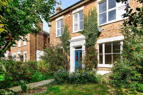 9 Howard Road, London, SE20 8HQ