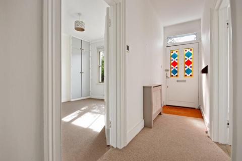 9 Howard Road, London, SE20 8HQ
