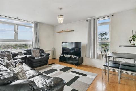 2 bedroom flat for sale, Ross Road, South Norwood