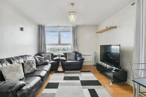 2 bedroom flat for sale, Ross Road, South Norwood