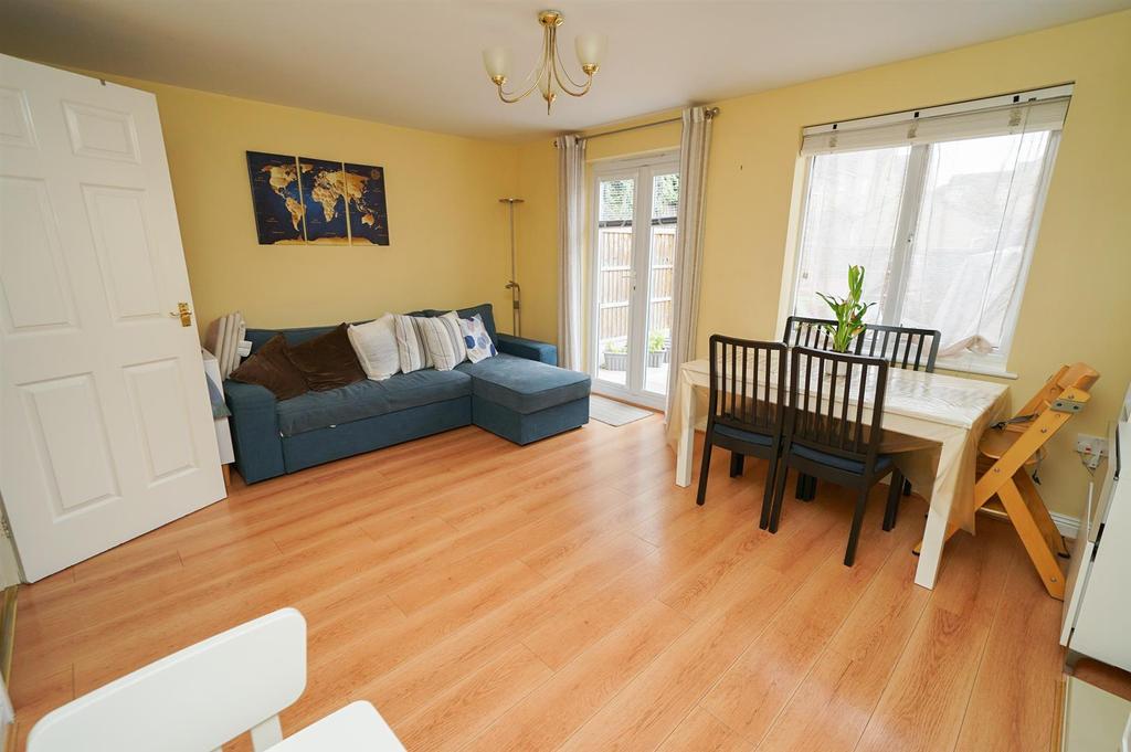 Goodman Drive, Leighton Buzzard 3 bed semidetached house for sale £