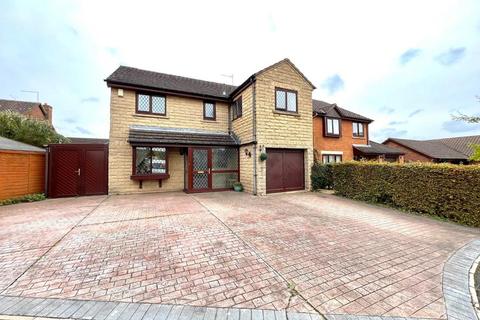 4 bedroom detached house for sale - Enfield Close, Duston, Northampton NN5
