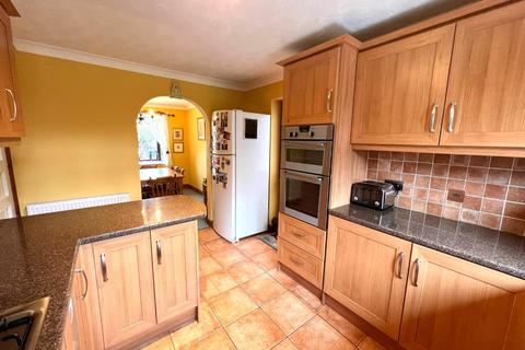 4 bedroom detached house for sale - Enfield Close, Duston, Northampton NN5