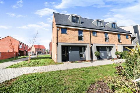 3 Birch Walk, Harlow, CM17 0FQ