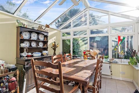 17 Beach Close, Evesham, WR11 1GH