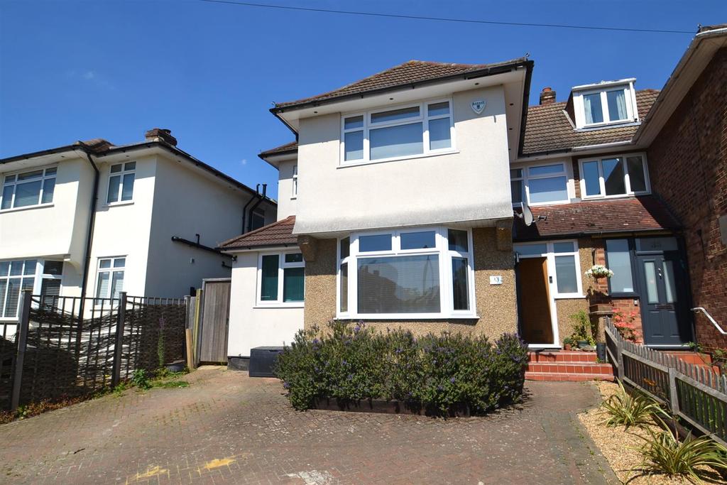 Willow Way, Radlett 4 bed semidetached house £995,000