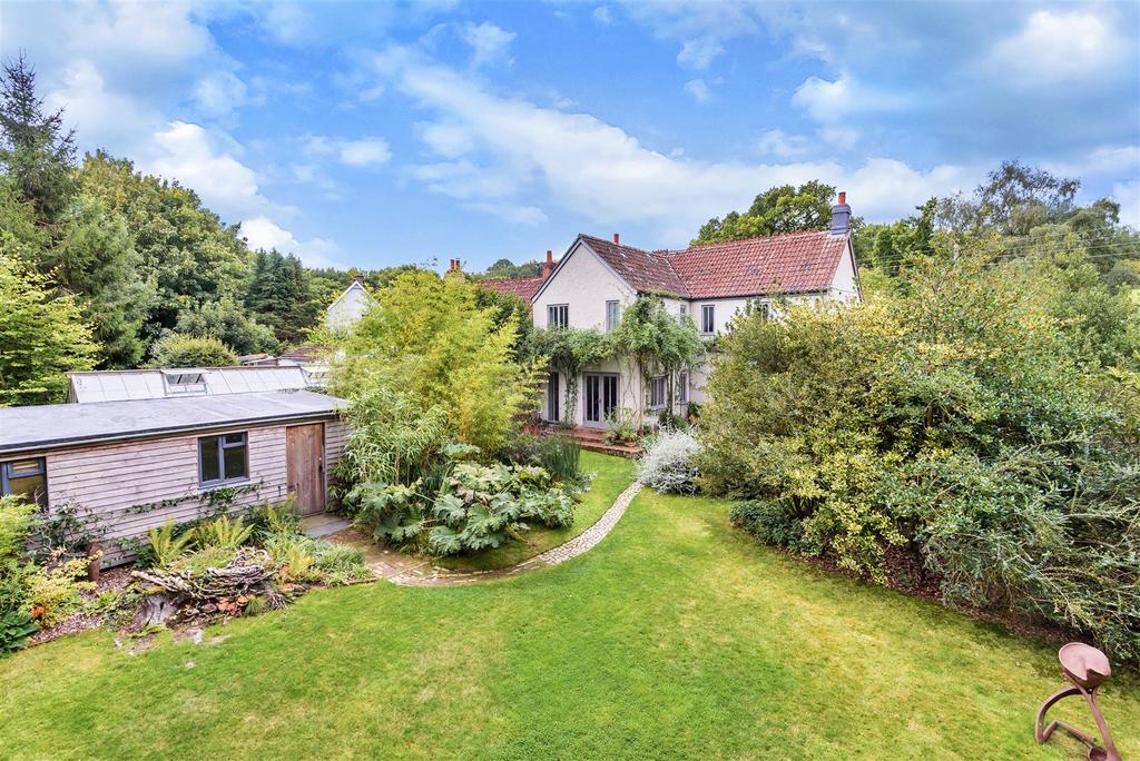 Woodbury Lane, Axminster 4 bed semidetached house £600,000
