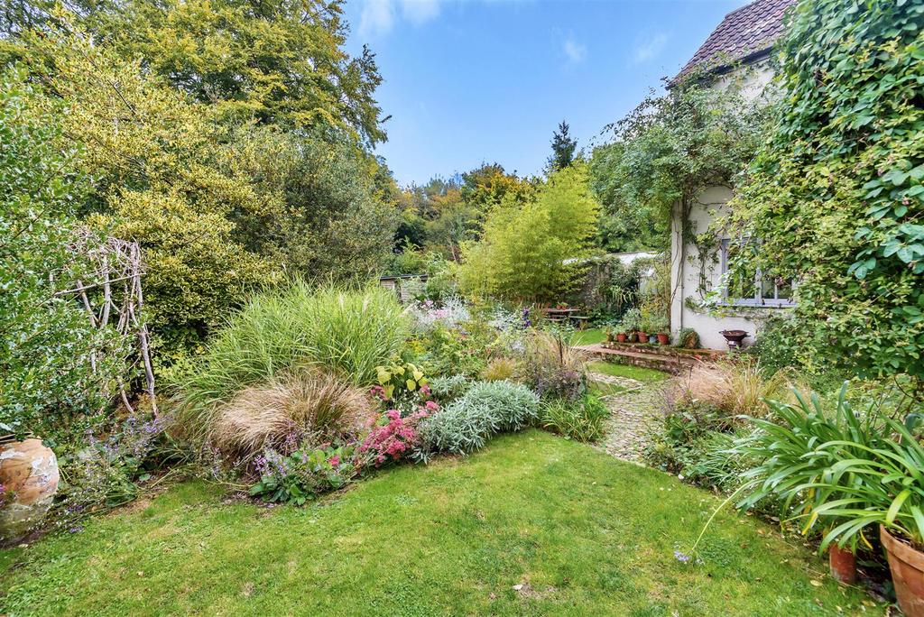 Woodbury Lane, Axminster 4 bed semidetached house £600,000