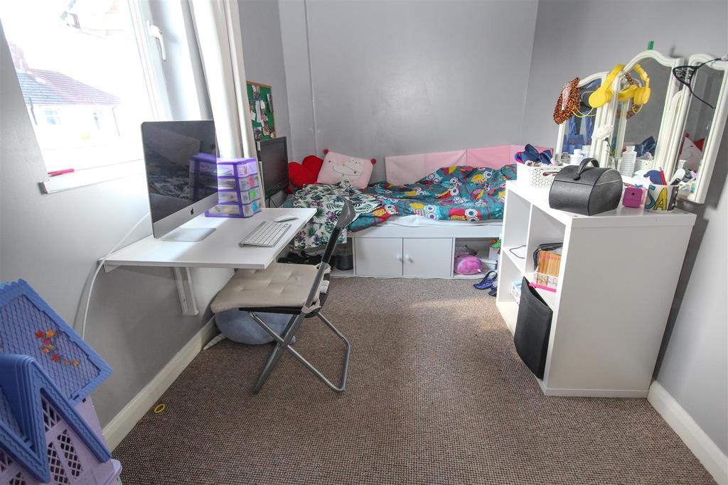 Bed3.jpg