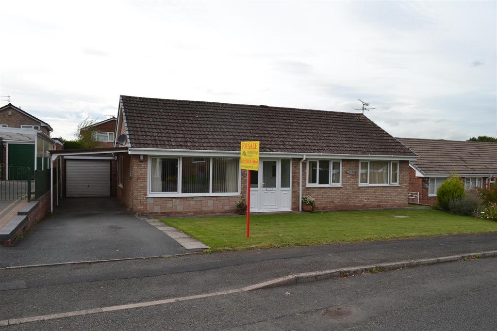 Buckfield Road, Leominster 3 bed detached bungalow £350,000