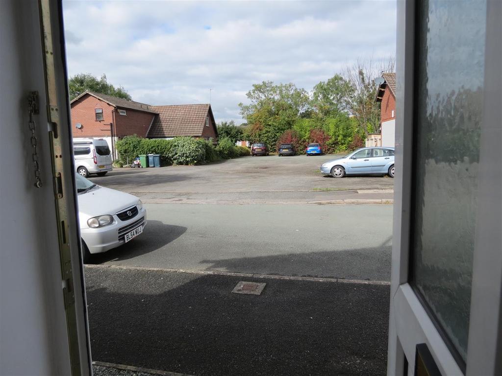 94 The Paddocks - out look to front.JPG