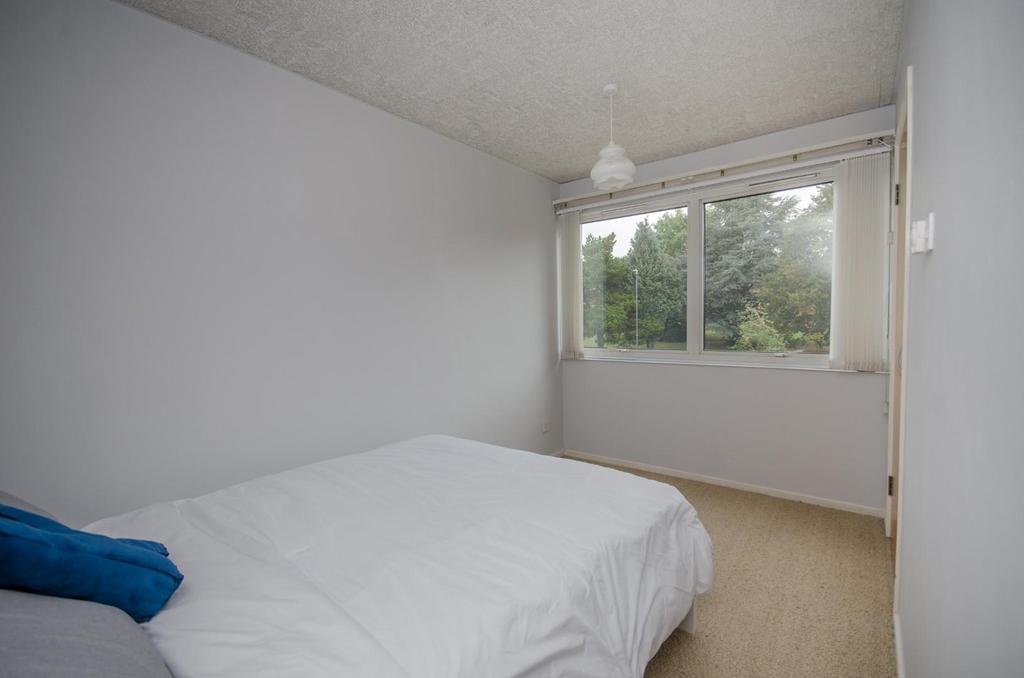 Bed 3.jpg