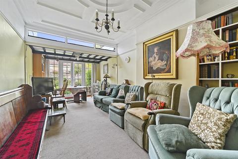 9 Hereford Road, London, E11 2EA