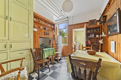 9 Hereford Road, London, E11 2EA