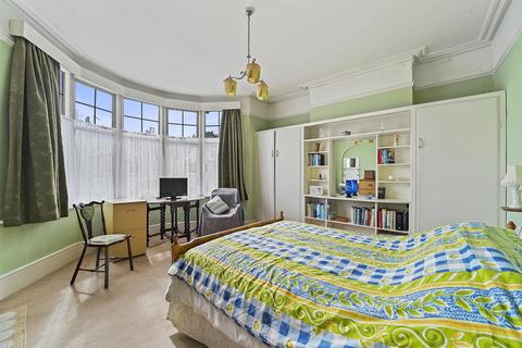 9 Hereford Road, London, E11 2EA