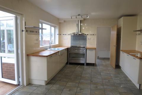 4 bedroom detached house to rent, Station Road, Hemyock, EX15