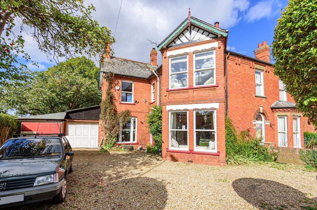 Hykeham Road, Lincoln, LN6 4 bed semi-detached house - £325,000