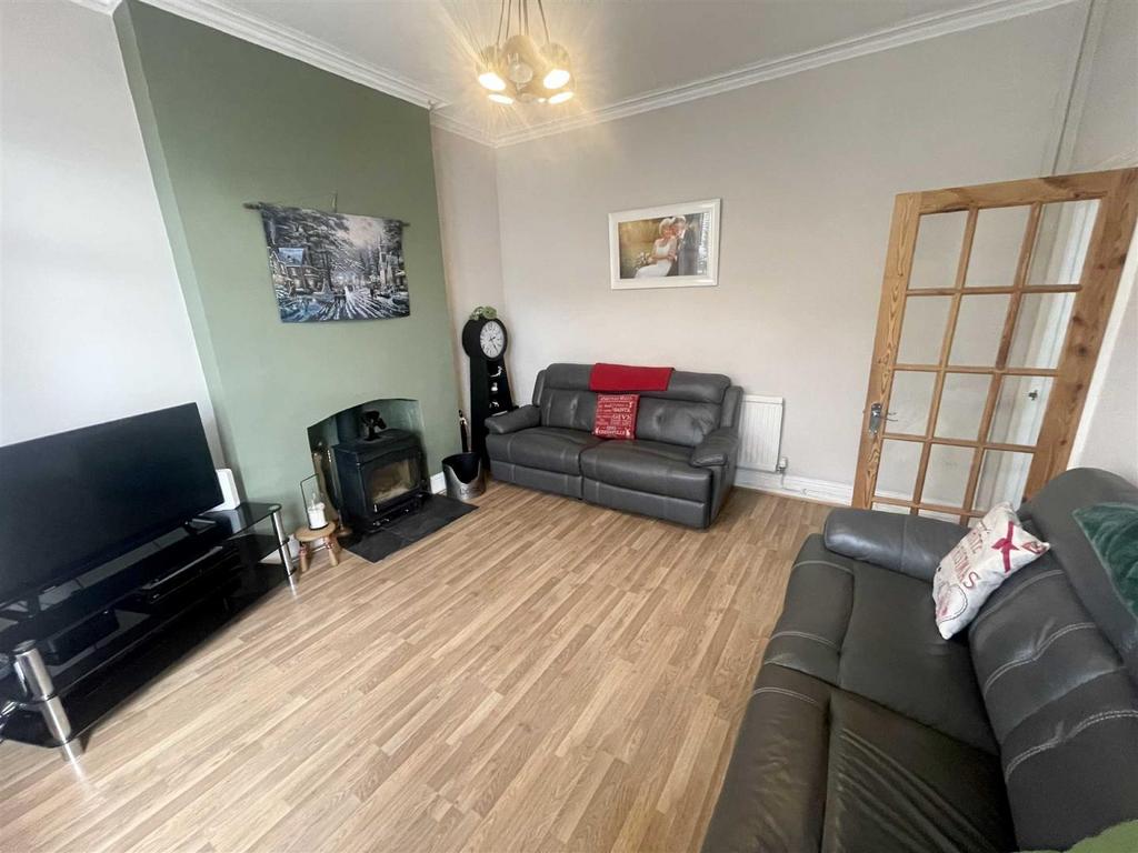 Kingsland Crescent, Barry 3 bed terraced house £255,000