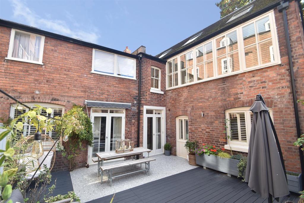 25a Castle Mews