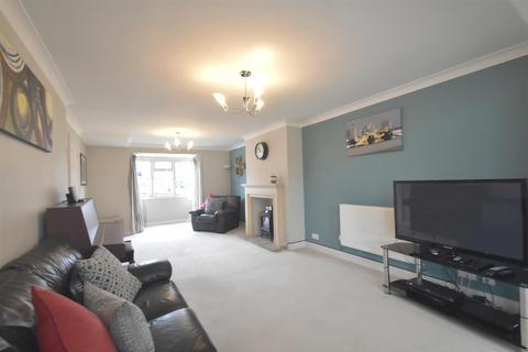 10 Clarkefields, Bayston Hill, Shrewsbury, SY3 0ES
