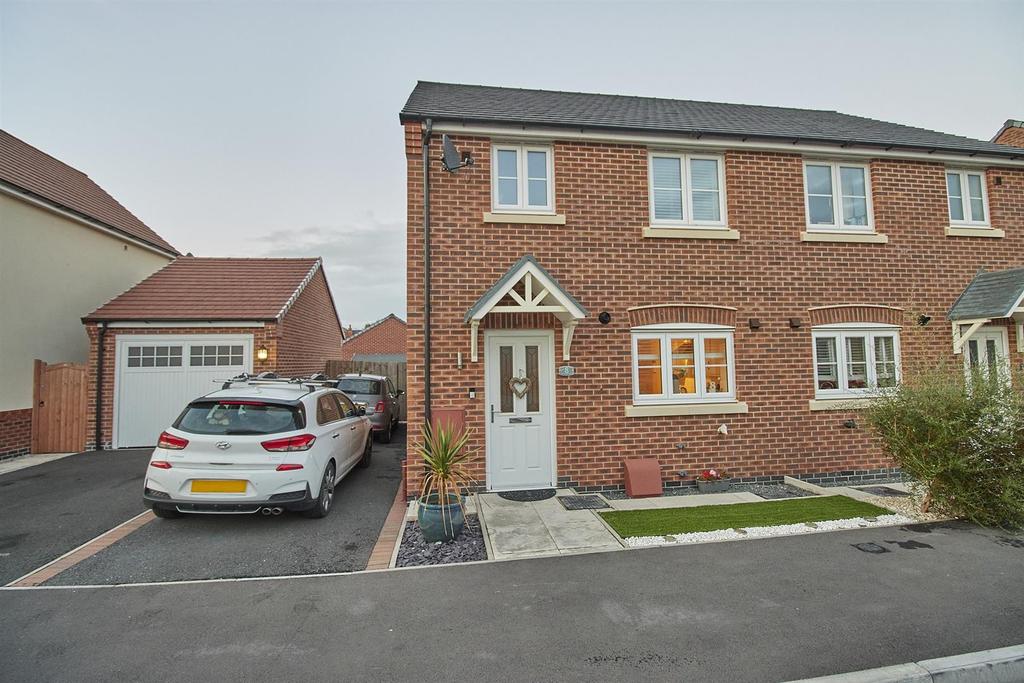 Brookside Close, Sapcote, Leicester 3 bed semidetached house for sale