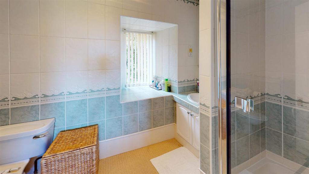 Horseshoe-Barn-Bathroom(1).jpg