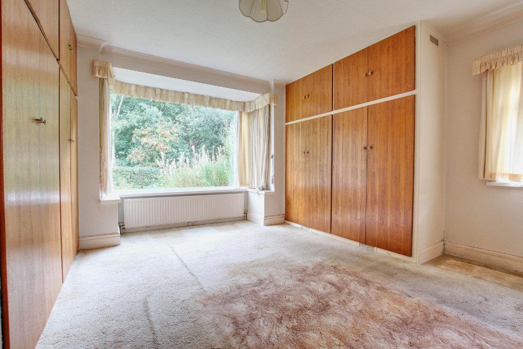Bedroom 1 (rear)