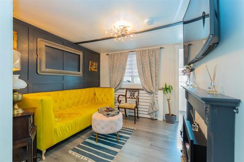 3 bedroom maisonette for sale - Hatton Avenue, Slough