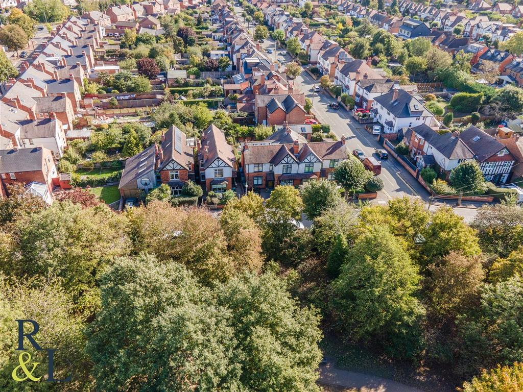 Albert Road, West Bridgford, Nottingham 5 bed semidetached house £