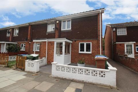 50 Bledlow Close, London, SE28 8HF