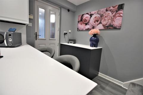 50 Bledlow Close, London, SE28 8HF