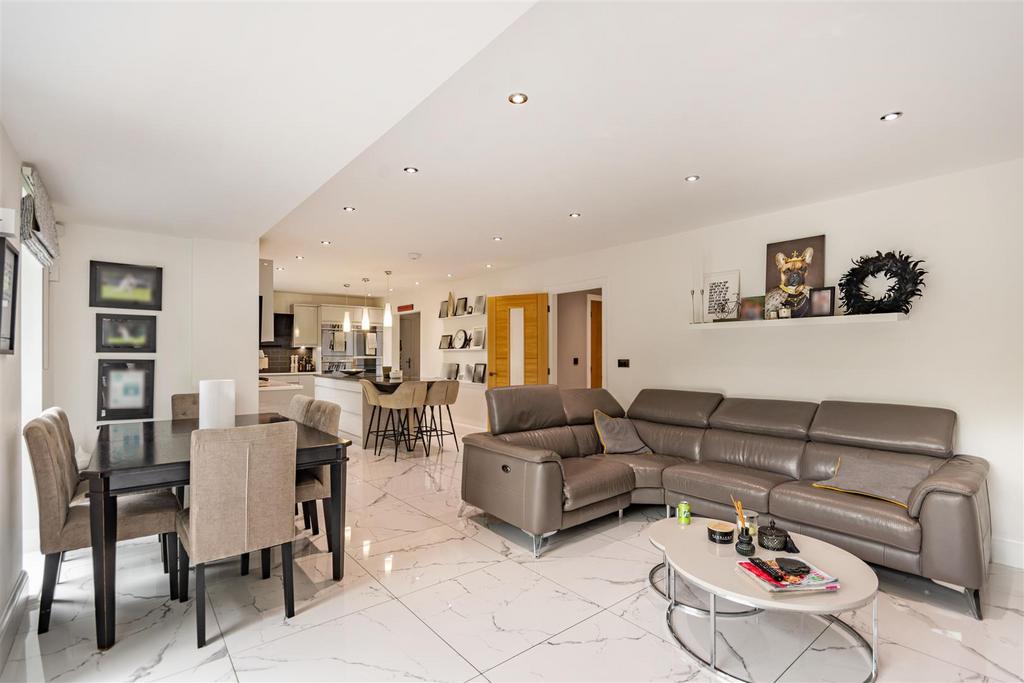 8522912-interior32.jpg