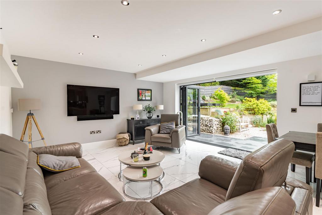 8522912-interior30.jpg