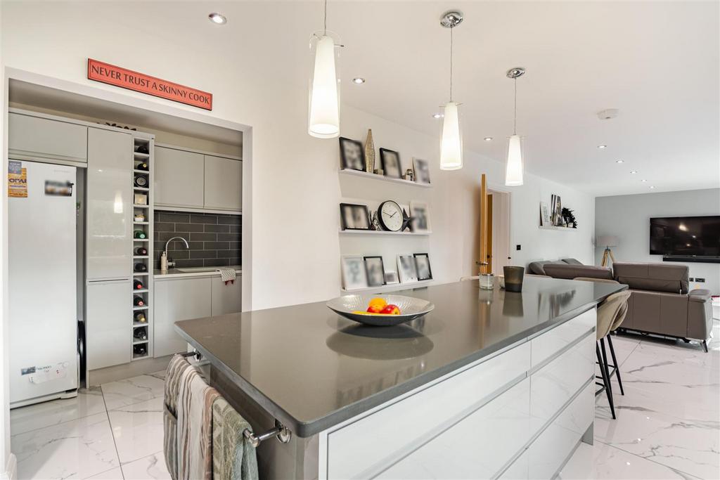 8522912-interior27.jpg