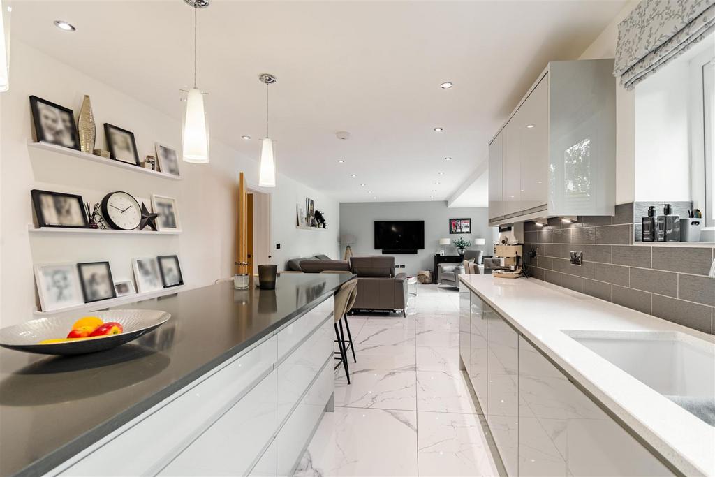 8522912-interior28.jpg