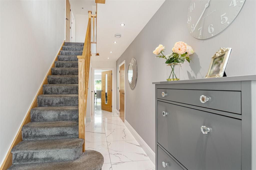 8522912-interior21.jpg