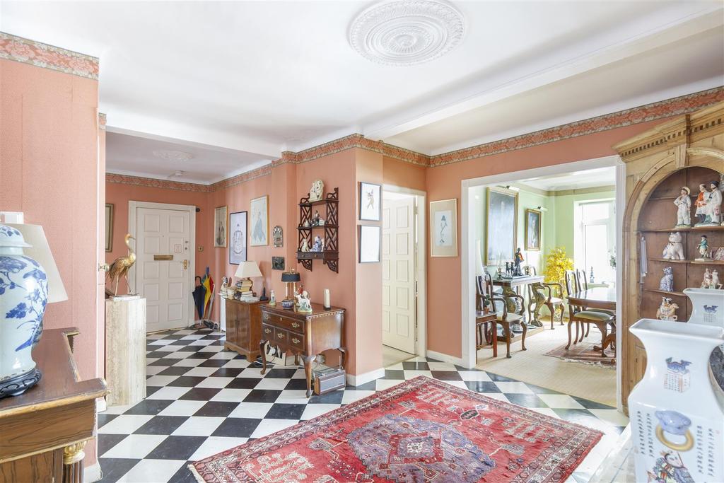 Viceroy Lodge, Kingsway 3 bed apartment for sale £700,000