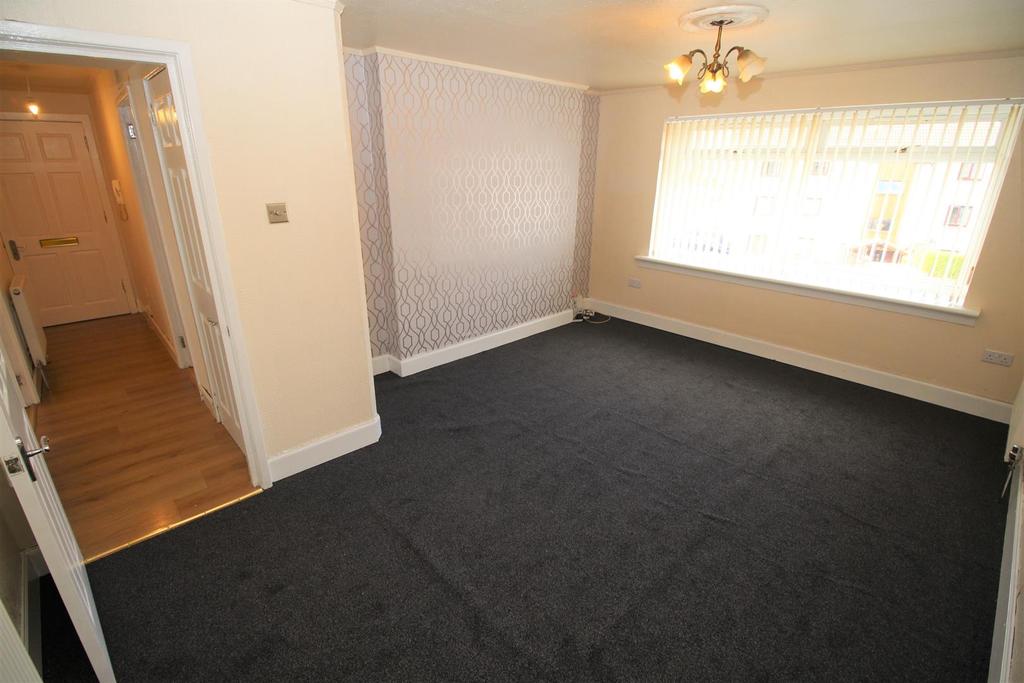 Kilcreggan View, Greenock 2 bed flat £32,000