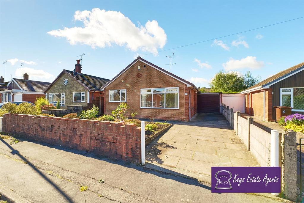 Barlstone Avenue, Blythe Bridge 2 bed detached bungalow £175,000