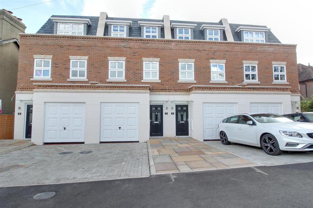 Longfield Road, Tring 4 bed townhouse for sale £775,000