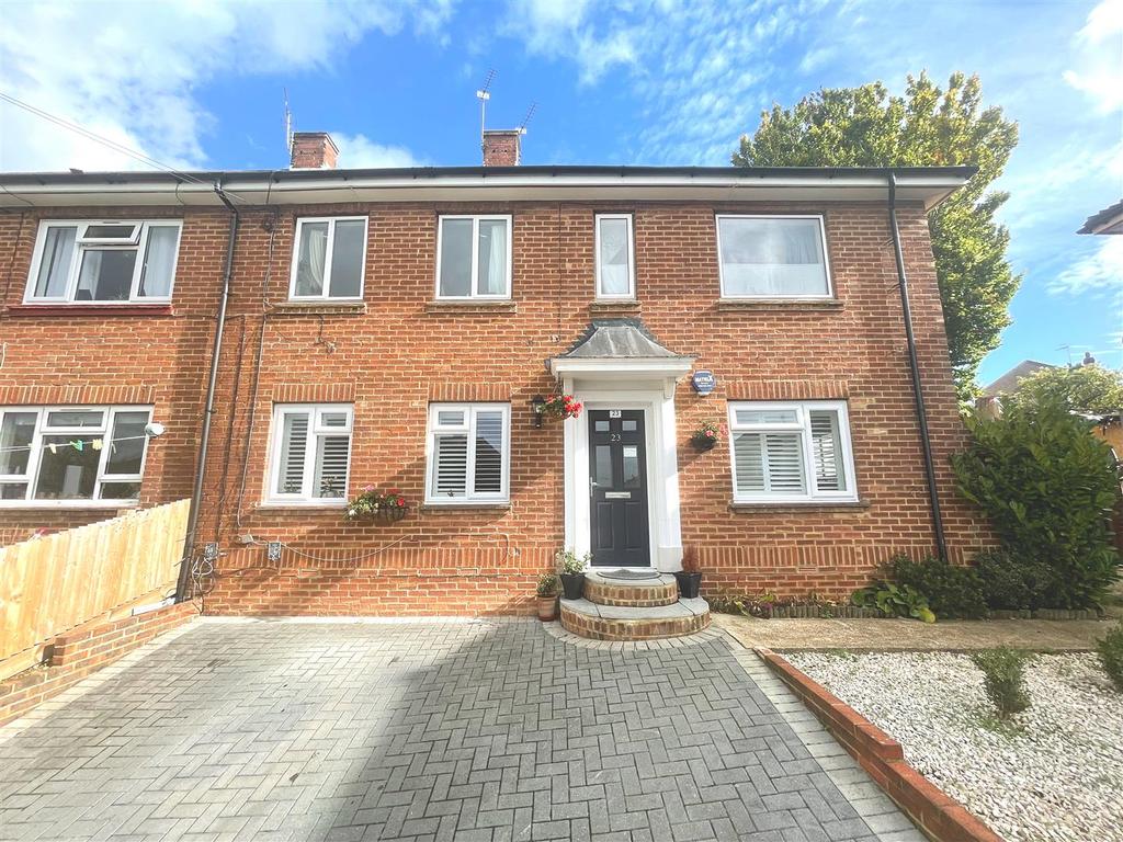 Sherbourne Close, Hove 2 bed apartment £350,000