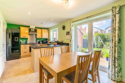3 bedroom detached house for sale - Esperley Avenue, Great Park, Newcastle Upon Tyne