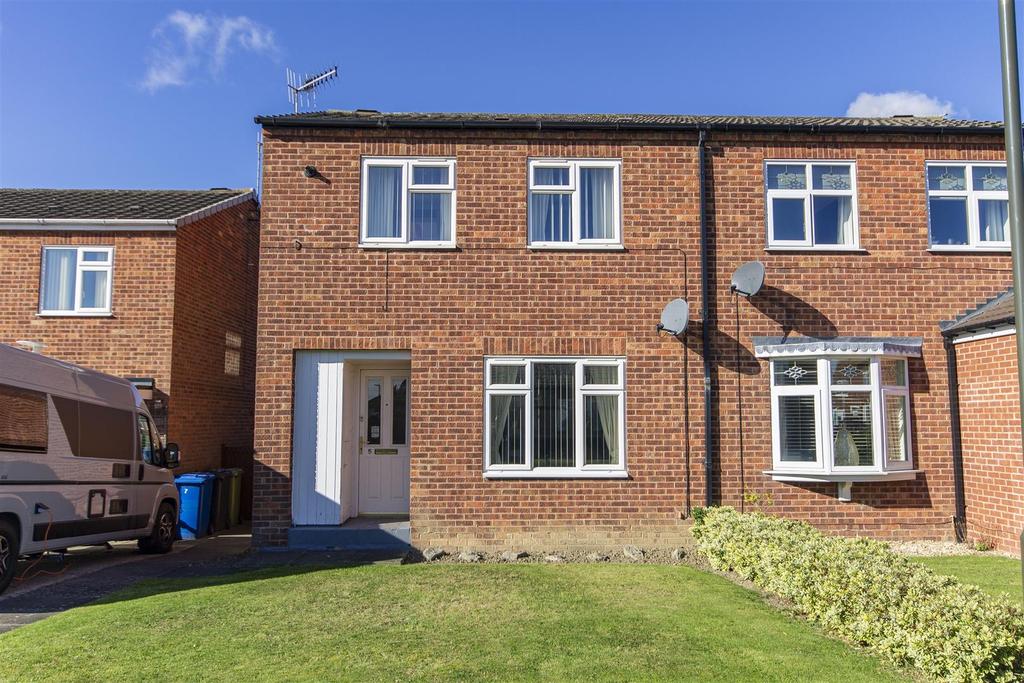 Shirley Close, Holme Hall, Chesterfield 2 bed semidetached house £
